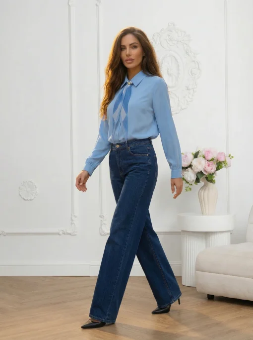 camasa-albastra-eleganta-cu-esarfa-decorativa