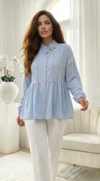 camasa-bleu-eleganta-cu-brosa-aurie