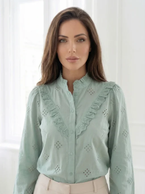 camasa-dama-verde-menta-cu-broderie-perforata-si-volan-decorativ