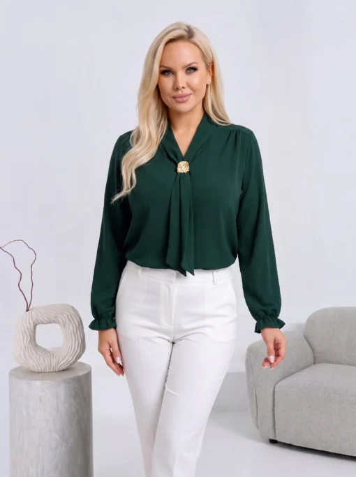 camasa-eleganta-cu-esarfa-la-guler-si-accesoriu-auriu