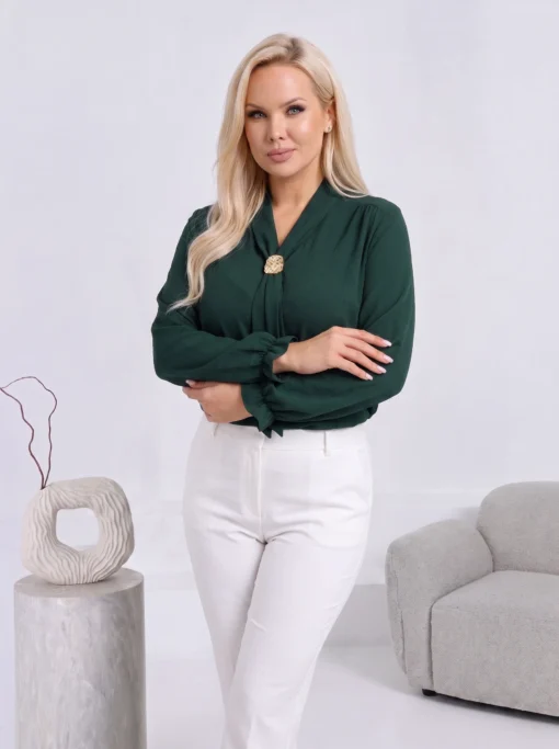 camasa-eleganta-cu-esarfa-la-guler-si-accesoriu-auriu
