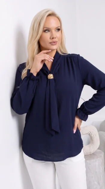 camasa-eleganta-cu-esarfa-la-guler-si-accesoriu-auriu