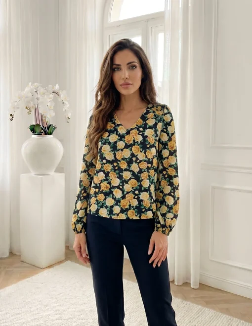 camasa-eleganta-cu-imprimeu-floral-si-decolteu-in-v