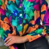 camasa-eleganta-multicolora-cu-model-abstract-si-nasturi-aurii