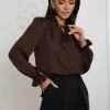 camasa-maro-eleganta-cu-volane-si-snur-la-gat
