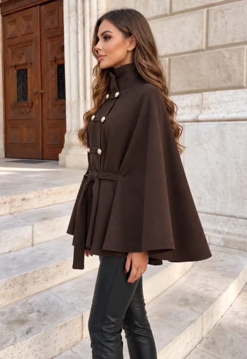 capa-eleganta-cu-guler-inalt-nasturi-aurii-si-cordon-in-talie