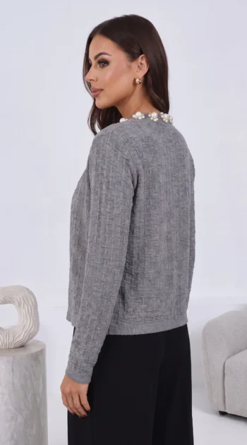 cardigan-cu-aplicatii-de-perle-la-guler