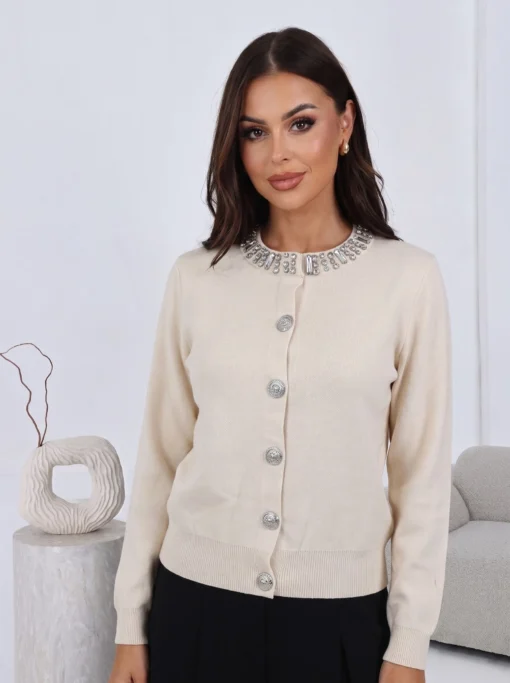 cardigan-cu-nasturi-argintii-si-aplicatii-de-pietre-la-guler