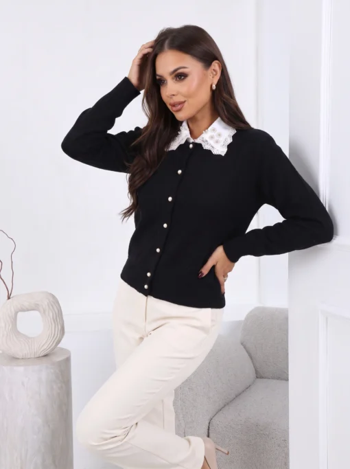 cardigan-din-tricot-cu-guler-din-dantela-si-nasturi-perlati