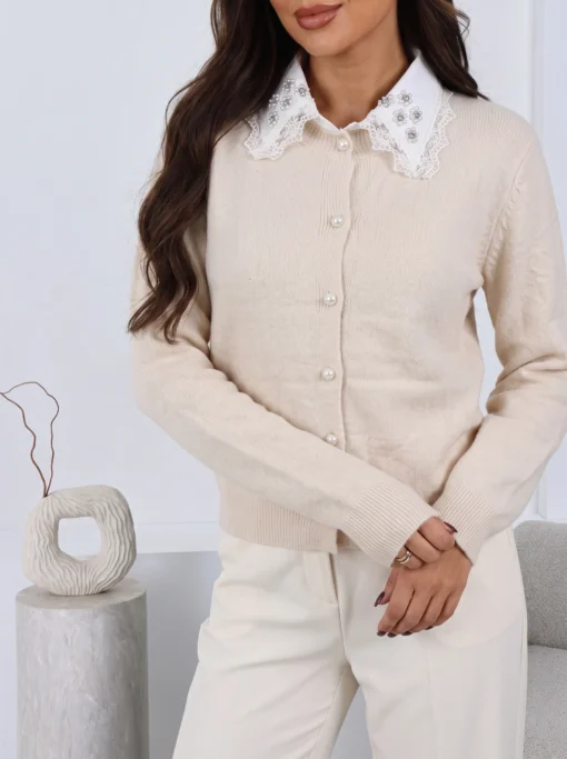 cardigan-din-tricot-cu-guler-din-dantela-si-nasturi-perlati