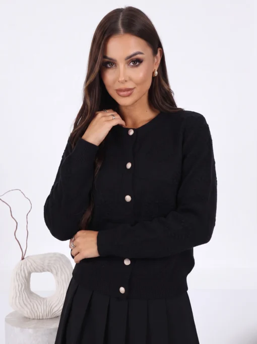 cardigan-din-tricot-cu-inimi-in-relief-si-nasturi-aurii