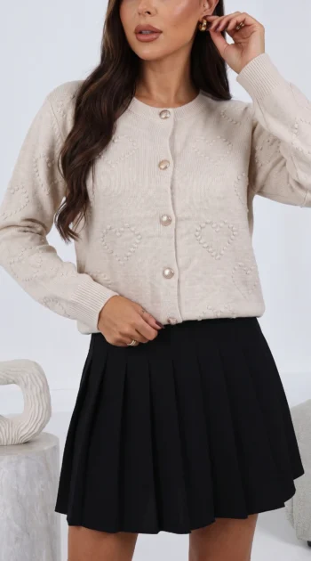 cardigan-din-tricot-cu-inimi-in-relief-si-nasturi-aurii