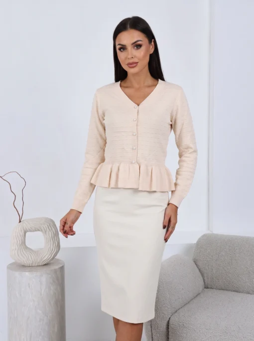 cardigan-din-tricot-cu-volanas-peplum-si-nasturi-perlati