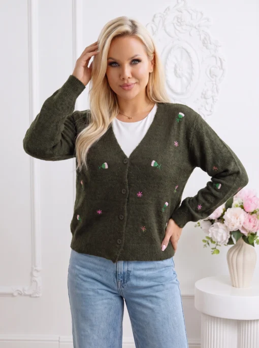 cardigan-din-tricot-fin-cu-decolteu-in-v-si-floricele-brodate