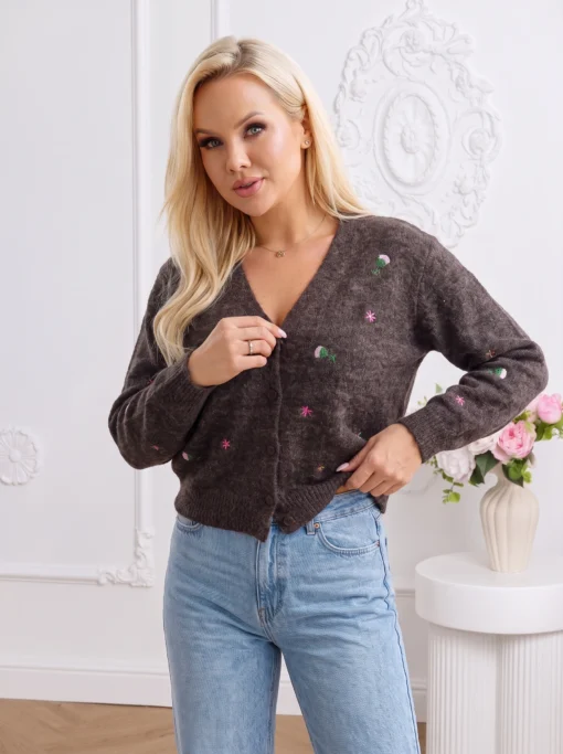 cardigan-din-tricot-fin-cu-decolteu-in-v-si-floricele-brodate
