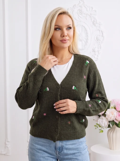 cardigan-din-tricot-fin-cu-decolteu-in-v-si-floricele-brodate
