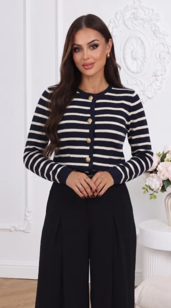 cardigan-din-tricot-fin-cu-dungi-si-nasturi-aurii