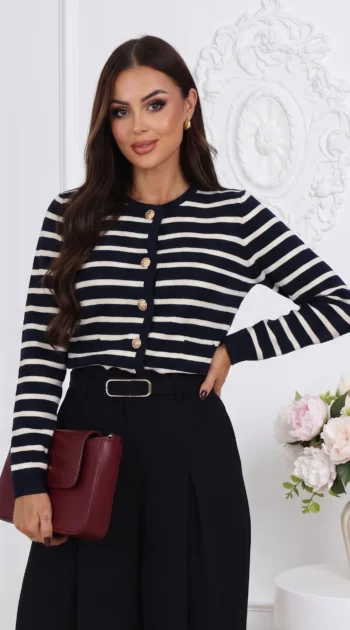 cardigan-din-tricot-fin-cu-dungi-si-nasturi-aurii