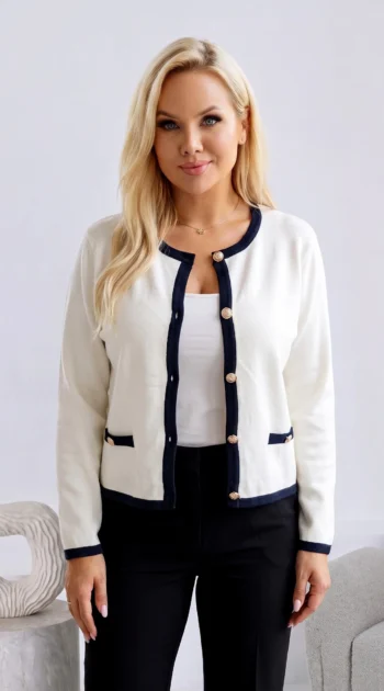 cardigan-din-tricot-fin-cu-margini-contrastante-si-nasturi-aurii