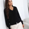 cardigan-din-tricot-fin-cu-volanase-la-decolteu-si-snur