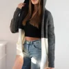 cardigan-din-tricot-in-dungi-cu-gluga