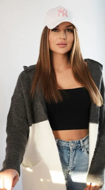 cardigan-din-tricot-in-dungi-cu-gluga