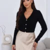 cardigan-din-tricot-striat-cu-volane-si-nasturi-stralucitori