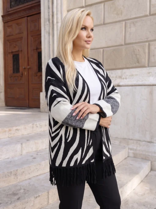 cardigan-elegant-din-tricot-cu-imprimeu-zebra-si-franjuri