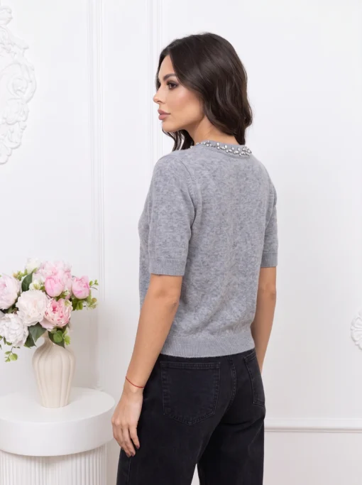 cardigan-elegant-din-tricot-fin-si-aplicatii-strasuri-la-guler