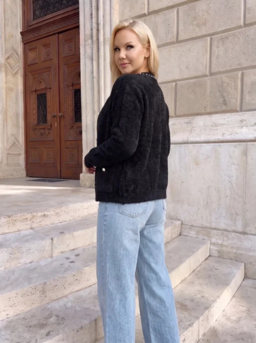 cardigan-elegant-din-tricot-pufos-cu-perle