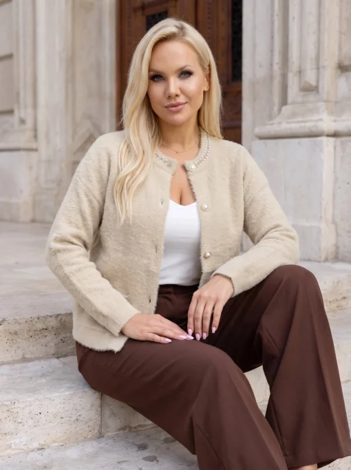 cardigan-elegant-din-tricot-pufos-cu-perle
