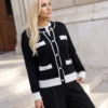 cardigan-elegant-pufos-cu-nasturi-bijuterie-tip-perla