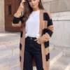 cardigan-lung-din-tricot-fin-cu-dungi-late-contrastante
