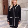 cardigan-lung-elegant-din-tricot-fin-cu-paspoal-contrastant