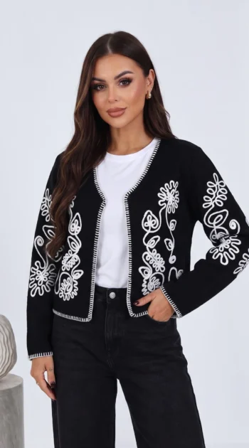 cardigan-scurt-din-tricot-cu-broderie-etno-florala