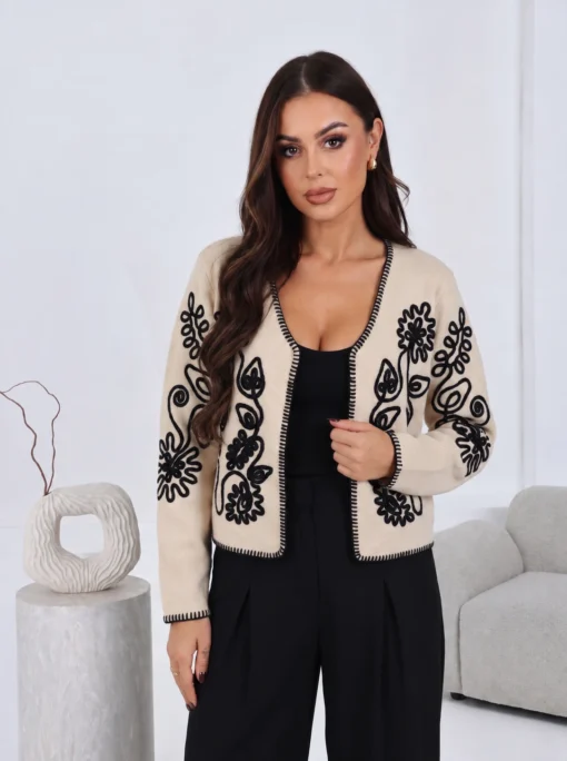 cardigan-scurt-din-tricot-cu-broderie-etno-florala