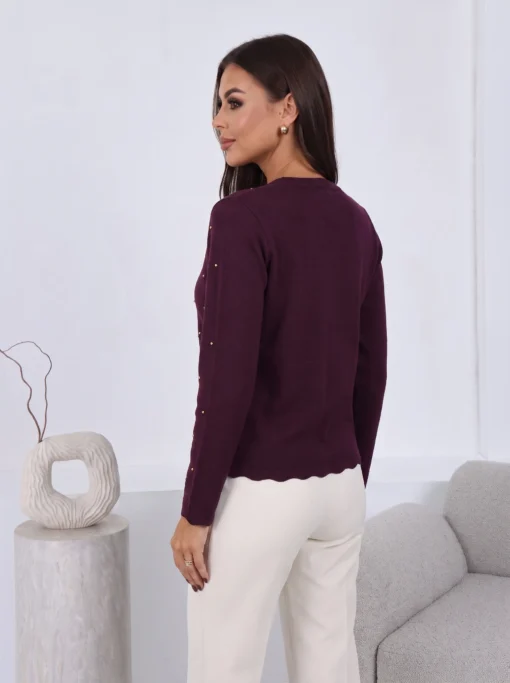 cardigan-tricotat-fin-cu-nasturi-in-forma-de-inima-si-aplicatii