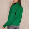 cardigan-verde-cu-nasturi-si-model-impletit