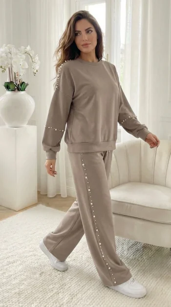 compleu-bej-oversize-cu-perle