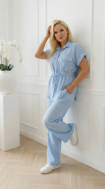 compleu-bleu-cu-camasa-si-pantaloni-evazati