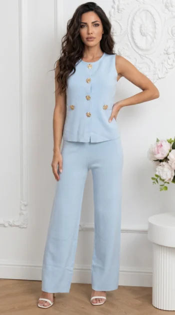 compleu-bleu-din-tricot-fin-format-din-vesta-eleganta-cu-nasturi-aurii-floare-si-pantaloni-drepti