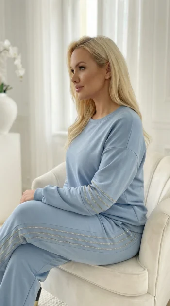 compleu-bleu-din-vascoza-cu-detalii-aurii