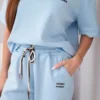 compleu-bleu-din-vascoza-cu-top-cu-maneca-scurta-si-pantaloni-cu-snur