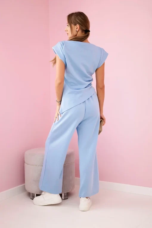 compleu-bleu-elegant-cu-pantaloni-evazati-si-bluza-drapata