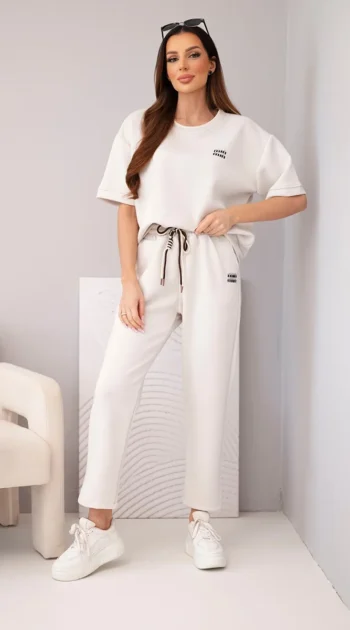 compleu-crem-din-vascoza-cu-top-cu-maneca-scurta-si-pantaloni-cu-snur