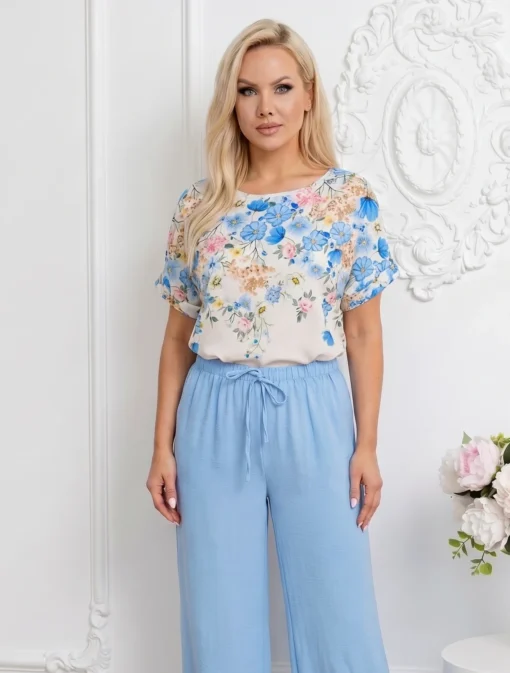 compleu-dama-bleu-format-din-bluza-cu-imprimeu-floral-si-pantaloni-wide-leg