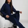 compleu-dama-bleumarin-tricotat-cu-detalii-albe-format-din-bluza-si-pantaloni