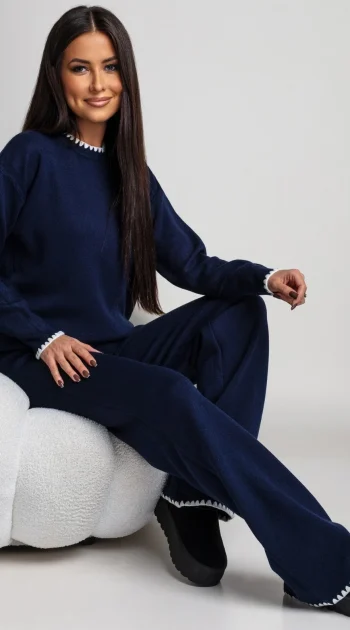 compleu-dama-bleumarin-tricotat-cu-detalii-albe-format-din-bluza-si-pantaloni