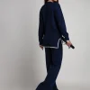 compleu-dama-bleumarin-tricotat-cu-detalii-albe-format-din-bluza-si-pantaloni