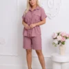 compleu-dama-cu-camasa-si-pantaloni-scurti-roz-pudra